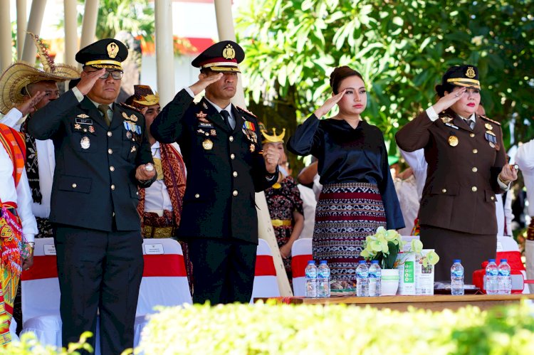 Kapolresta Kupang Kota Hadiri Upacara HUT RI ke-81, Gelorakan Semangat Kemanusiaan untuk Warga Terdampak Bencana Flores.