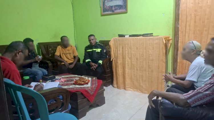 Bhabinkamtibmas Bakunase II Mediasi Perkelahian, Dua Warga Sepakat Berdamai.