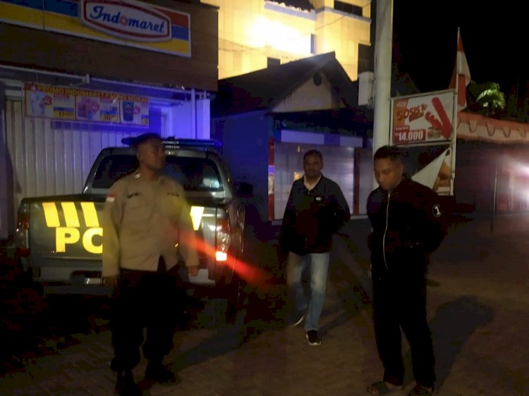 Patroli Rutin Polsek Kota Raja, Polisi Hadir Hingga Dini Hari Jaga Kamtibmas dan Kenyamanan Warga.