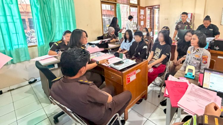 Berkas Perkara P-21, Penyidik Satlantas Polresta Kupang Kota Resmi Limpahkan Tersangka Lakalantas Maut di Kelapa Lima ke Kejaksaan.