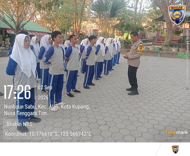 Bhabinkamtibmas Nunbaun Sabu Bina PKS MTsN Kota Kupang, Bekali Siswa Materi Lalu Lintas dan PBB.