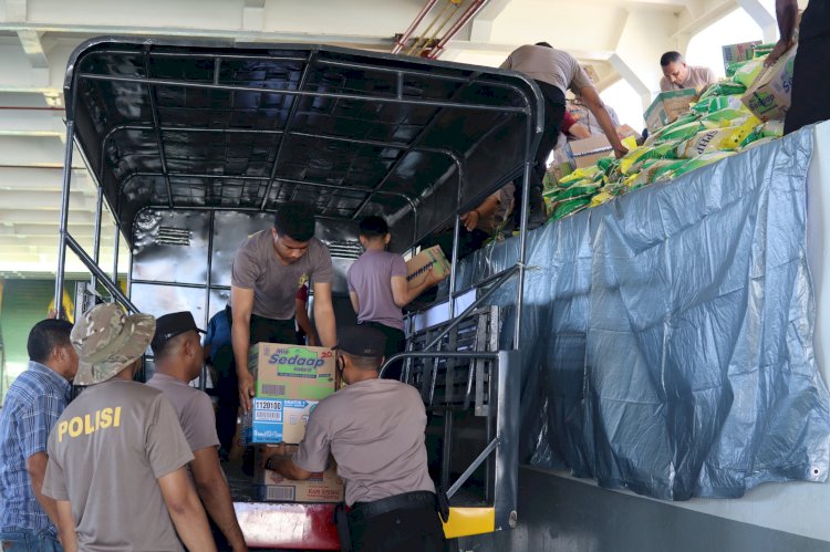 Duka Flores Duka Bersama, Polresta Kupang Kota Salurkan Tiga Ton Beras untuk Korban Gempa.