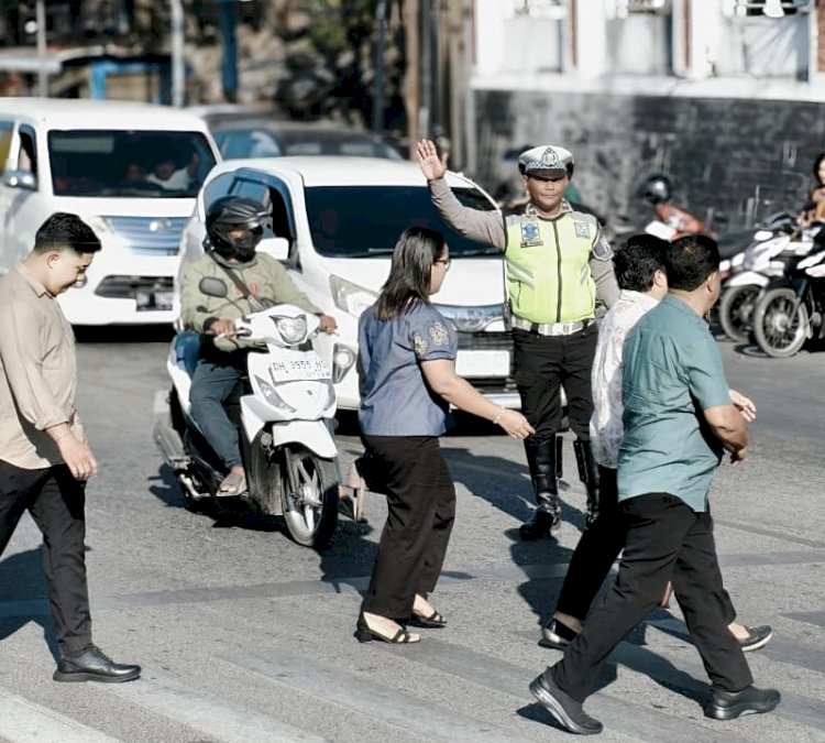 Pengamanan Ibadah Minggu, Satlantas Polresta Kupang Kota Imbau Umat Utamakan Keselamatan.