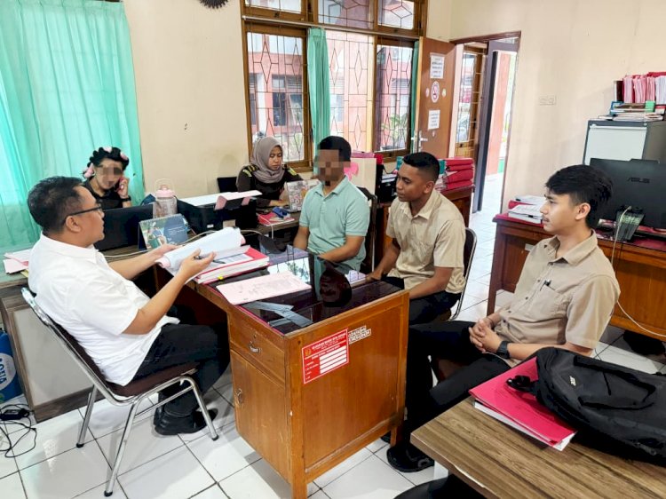 Penyidik Pidum Polresta Kupang Kota Limpahkan Tersangka Kasus Penipuan ke Kejari