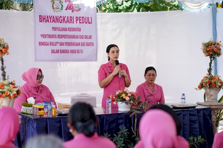 Di Sela Kunjungan Kerja Kapolresta Kupang Kota, Bhayangkari Hadirkan Pemeriksaan Kesehatan Gigi Gratis.