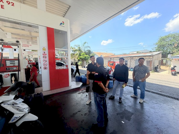 Polresta Kupang Kota Lakukan Pengecekan di SPBU Frans Seda dan SPBU Alak, Pastikan Distribusi BBM Subsidi Tepat Sasaran.