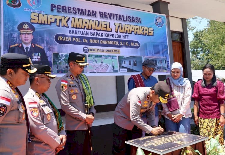 Wujud Nyata Kepedulian Pendidikan di NTT, Kapolda NTT Resmikan Revitalisasi SMPTK Imanuel Tuapakas.
