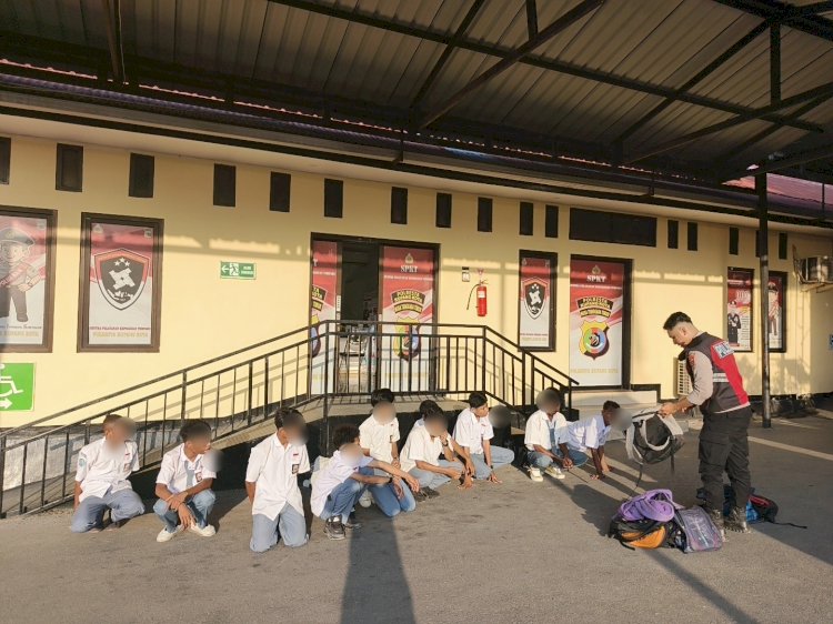 Gerak Cepat Polresta Kupang Kota Amankan Tawuran Pelajar SMKN 3, Belasan Siswa Digelandang ke Mapolresta.