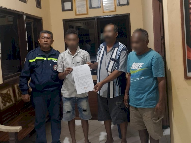 Bhabinkamtibmas Nunbaun Delha Mediasi Kesalahpahaman Antarwarga, Berakhir Damai.