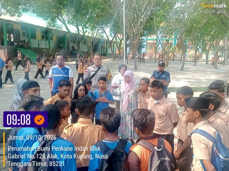 Cegah Tawuran Terulang, Bhabinkamtibmas AIPDA Agus Mampu Rangkul Siswa Dua Sekolah di Kupang, Siswa Sepakat Berdamai.
