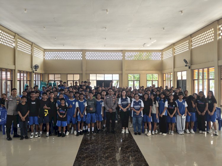 Polresta Kupang Kota Kenalkan SMA Kemala Taruna Bhayangkara kepada Pelajar SMP St. Yoseph