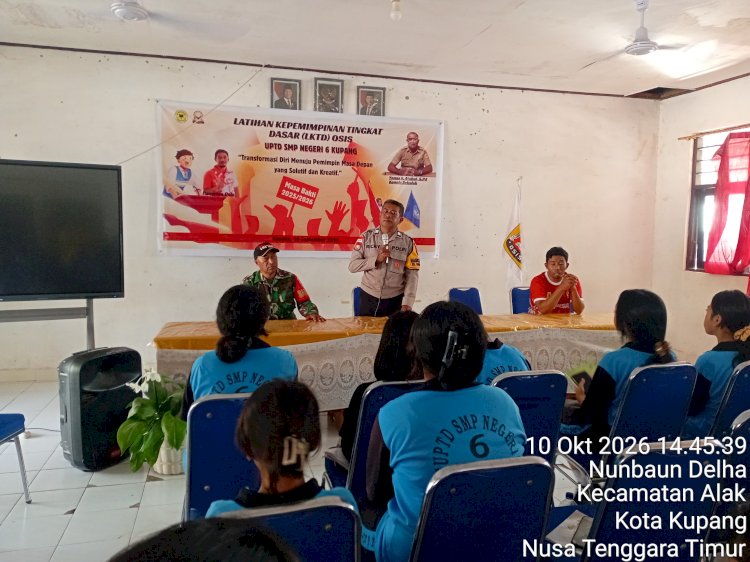 Bentuk Karakter dan Disiplin Generasi Muda, Bhabinkamtibmas NBD Bersama Babinsa Latih PBB dan Tata Upacara di SMPN 6 Kupang.