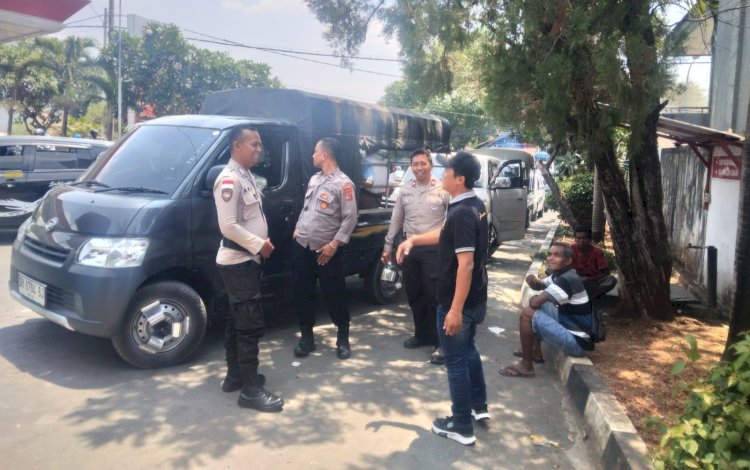 Antisipasi Antrean Panjang BBM, Polsek Maulafa Lakukan Pengamanan di SPBU Oepura.