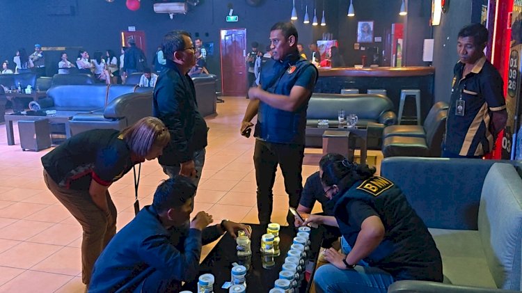 Tekan Peredaran Narkoba, Tim Gabungan Polresta Kupang Kota dan BNNK Sasar Tempat Hiburan Malam.