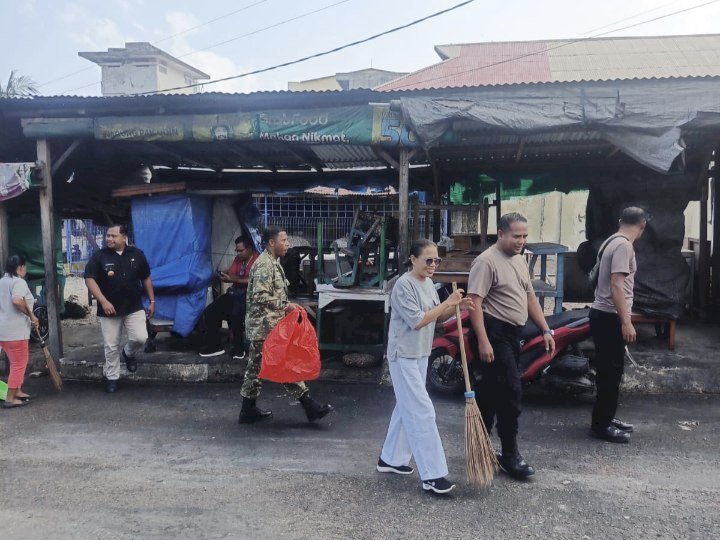 Polisi Bersama Masyarakat, Polsek Kota Lama Bangun Kesadaran Lingkungan di Kampung Solor.