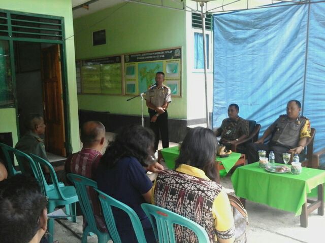 Wakapolres Kupang Kota Menghadiri Kegiatan Tatap Muka dan Silaturahmi antara 3 Pilar ( Bhabinkamtibmas, Bhabinsa dan kecamatan / kelurahan ) Alak