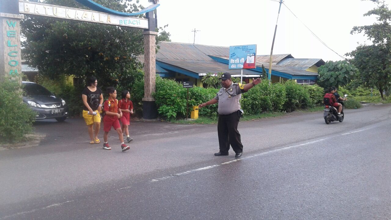 Pengaturan Pagi Hari Oleh Bhabinkamtibmas, Wujud Nyata Keberadaan Polri Di Tengah – Tengah Masyarakat.