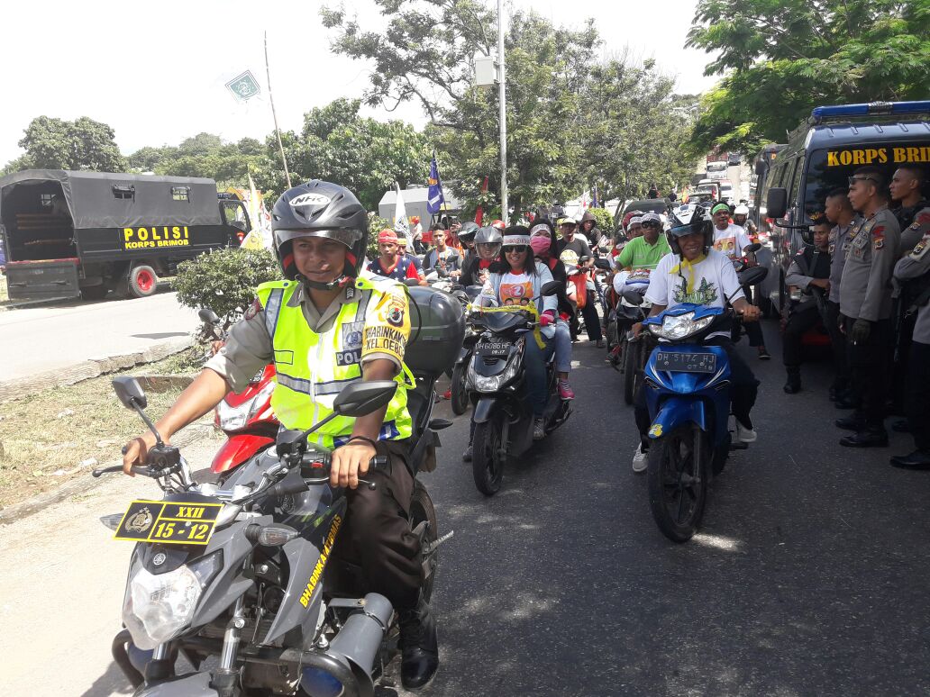 51 Bhabinkamtibmas Polres Kupang Kota Kawal Massa Kampanye Terbuka Pasangan Calon Walikota dan Wakil Walikota Kupang.