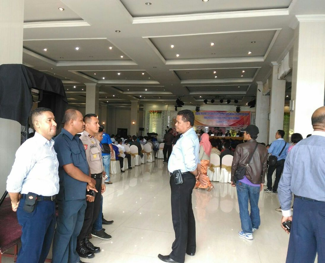 Pengamanan Rapat Pleno Terbuka Penetapan Pasangan Calon Terpilih Walikota Dan Wakil Walikota Kupang Tahun 2017.