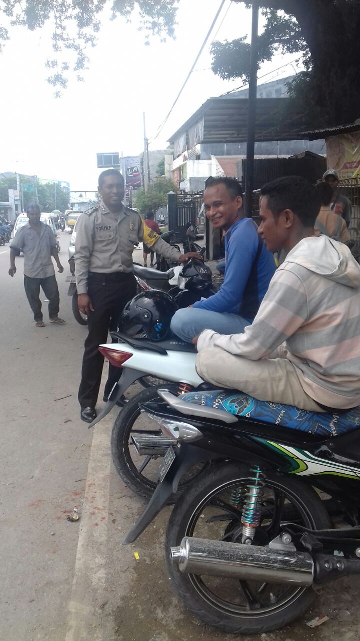 Bhabinkamtibmas Polsek Maulafa Himbau Tukang Ojek.