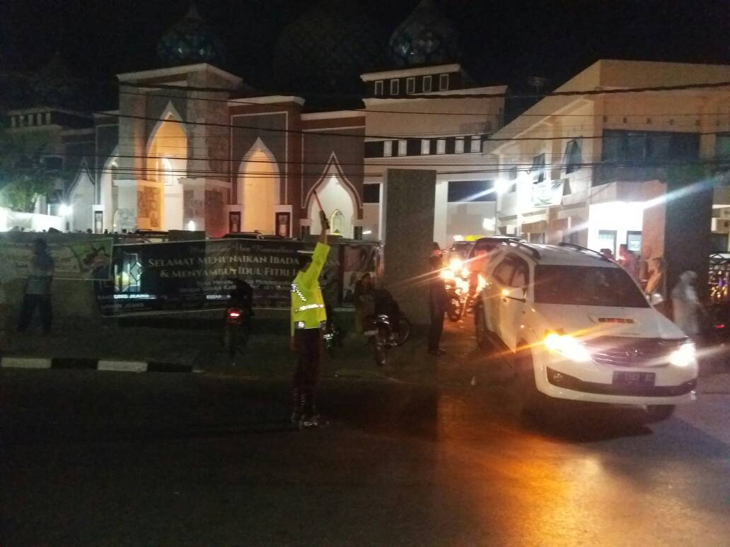 Polres Kupang Kota Kerahkan Ratusan Personilnya Guna Melaksanaan Pengamanan Sholat Tarawih.