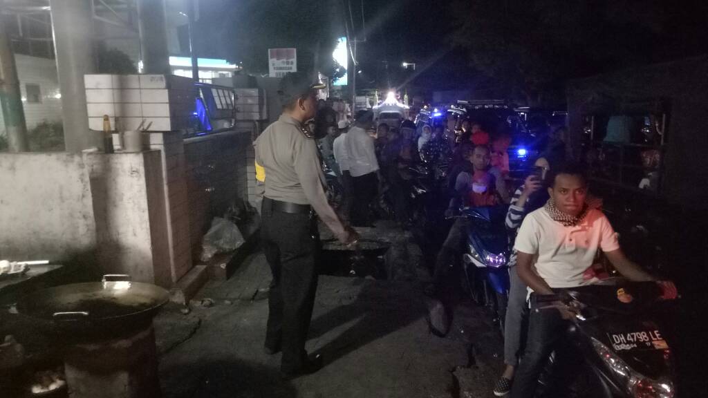 Kapolres Kupang kota Pantau Langsung Rangkaian Pelaksanaan Pawai Takbiran Di Kota Kupang.