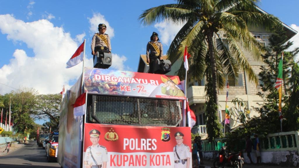 Srikandi Polres Kupang Kota Meriahkan Pawai Pembangunan