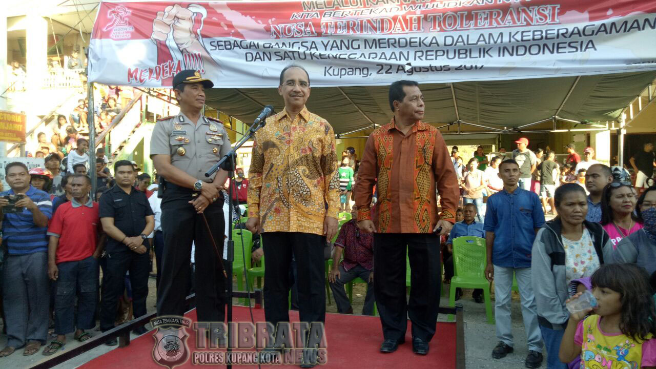 Polres Kupang Kota Amankan Jalannya Pawai Karnaval dalam Rangka HUT RI Ke 72.