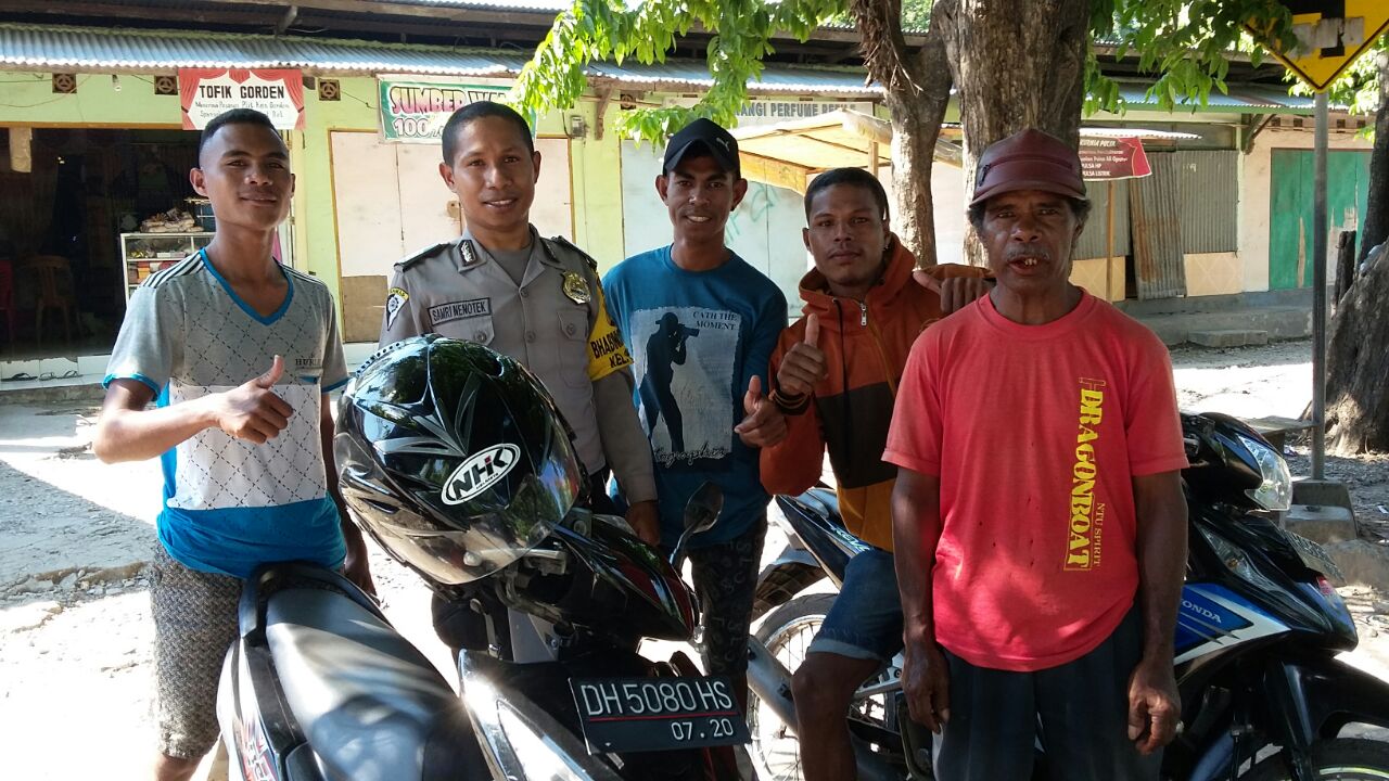 Jalin Komunikasi, Bhabinkamtibmas Sambangi Pangkalan Ojek