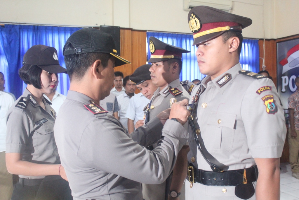 Kapolres Kupang Kota Pimpin Upacara Sertijab Kasat Reskrim dan Kasat Narkoba