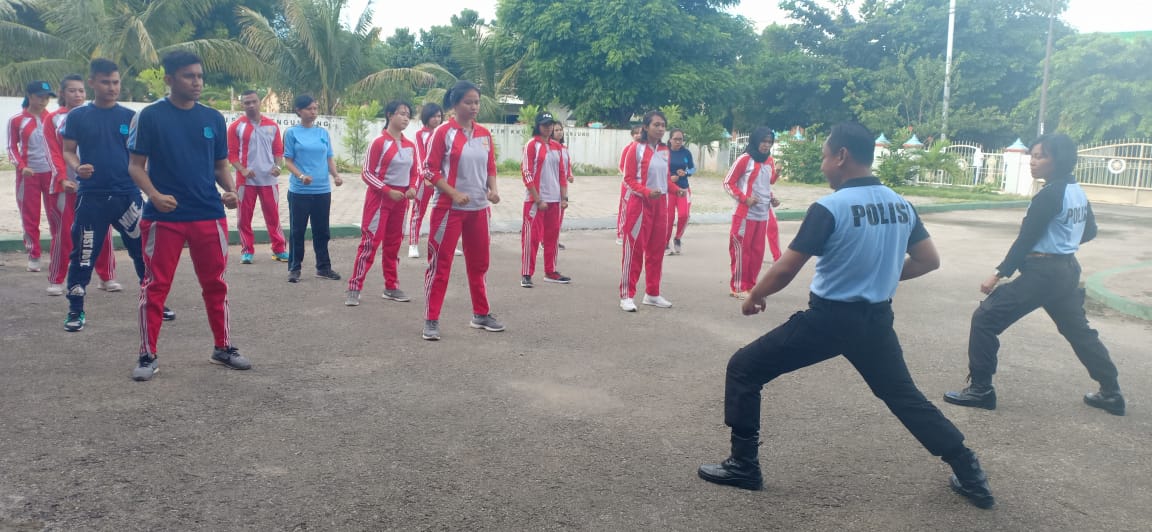 Pembekalan Bela Diri Bagi Anggota Lapas Wanita Oleh Satuan Binmas Polres Kupang Kota