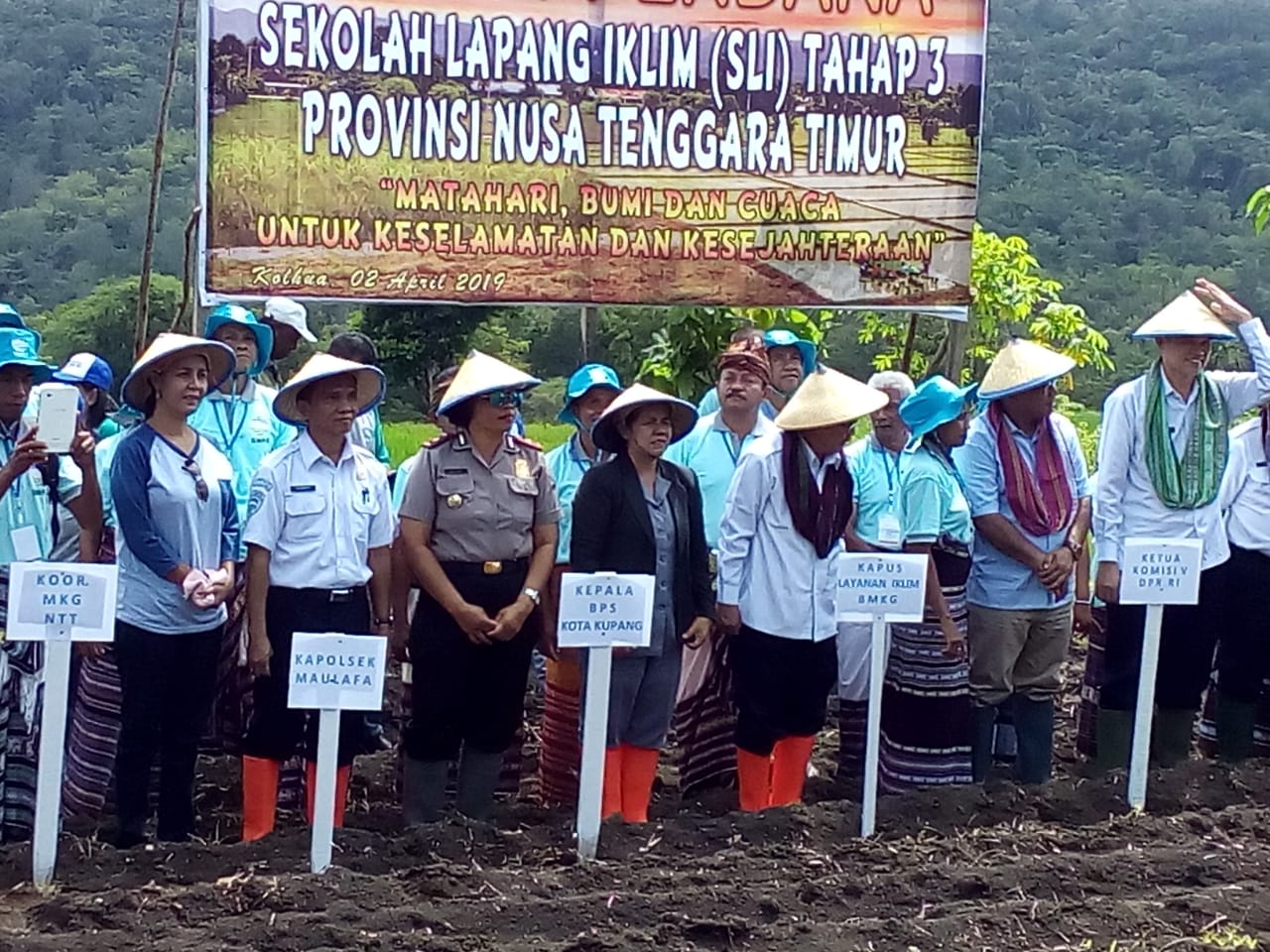 Kapolsek Alak Hadiri Kegiatan Pembukaan dan Penanaman Perdana Sekolah Lapangan Iklim