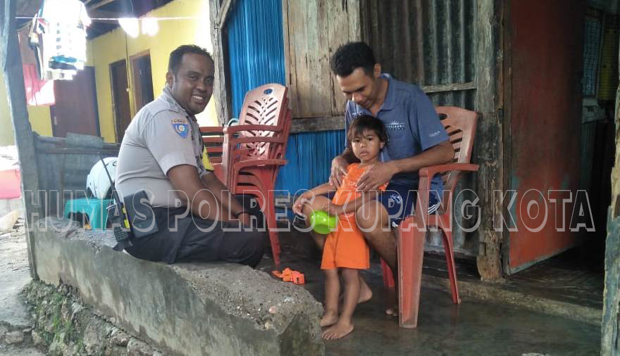 Ajak Warga Jaga Keamanan di Kelurahan, Bhabin Sampaikan Pesan Kamtibmas.