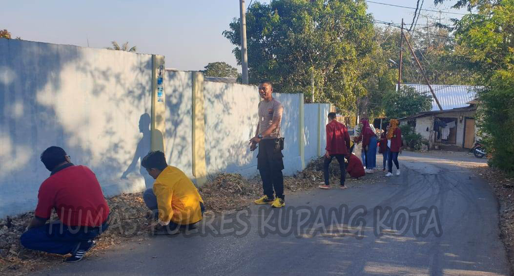 Bakti Sosial Bersama ,Bhabinkamtibmas Peduli Lingkungan.