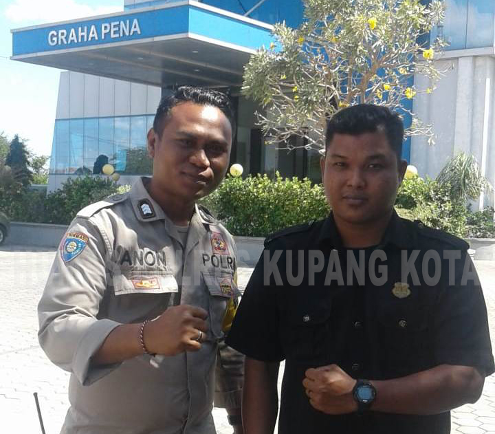 Sambagi Gedung Graha Pena, Ini yang Disampaikan Brigpol Andri Non Kepada Security.