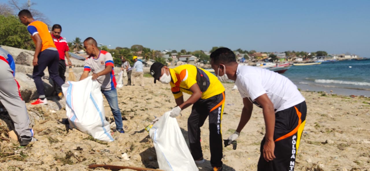 Gerakan Bersih Laut dan Pantai, Kapolsubsektor Pelabuhan Tenau Kupang Turut Berpartisipasi