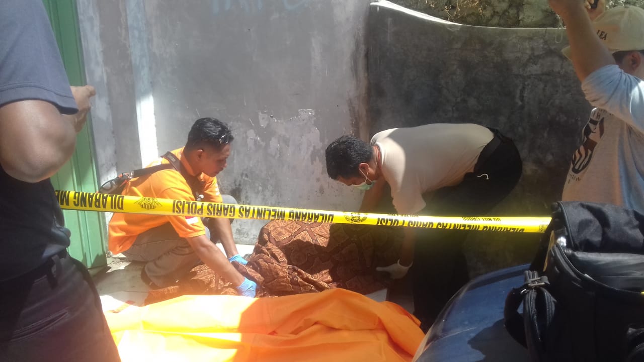 Tim Identifikasi Polres Kupang Kota Datangi TKP Penemuan Mayat
