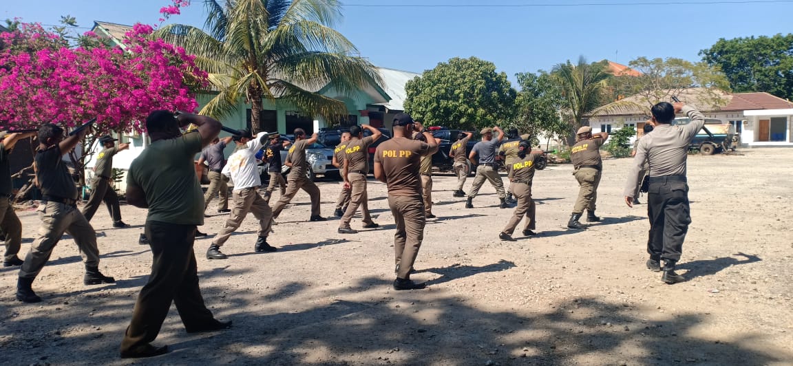 Satbinmas Polres Kupang Kota Berikan Pembinaan dan Pelatihan Kepada Satpol PP Kota Kupang
