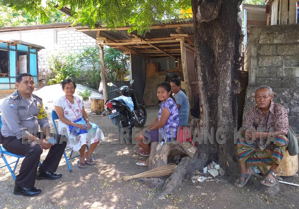 Jalin Kemitraan,Bhabinkamtibmas Kelurahan Batuplat Rutin  Kunjungi Warga Binaannya.