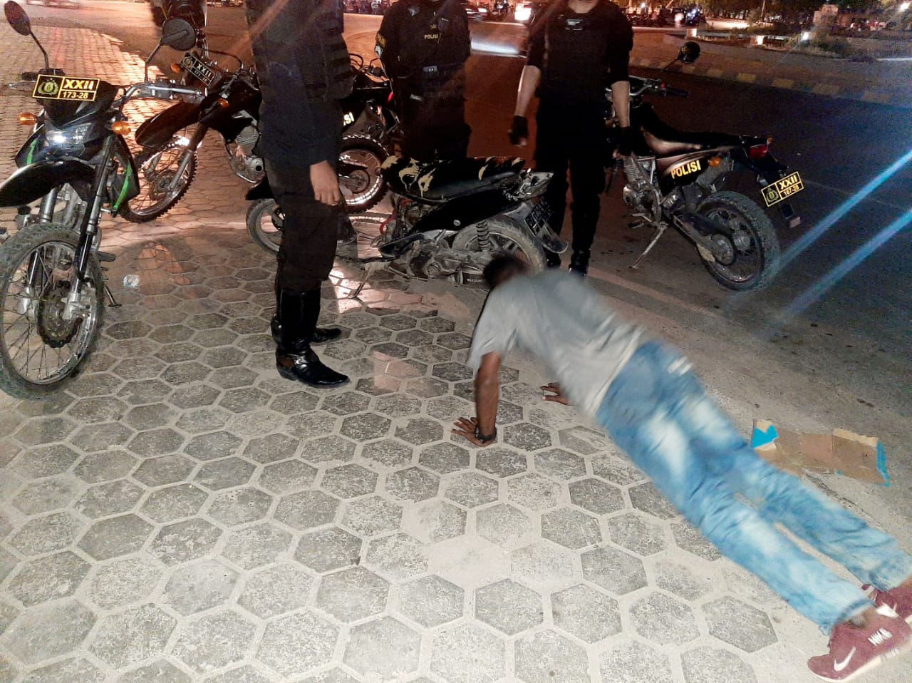 Sat Sabhara Polres Kupang Kota Beri Tindakan Kepada Pemuda yang Ugal-Ugalan di Jalan Raya