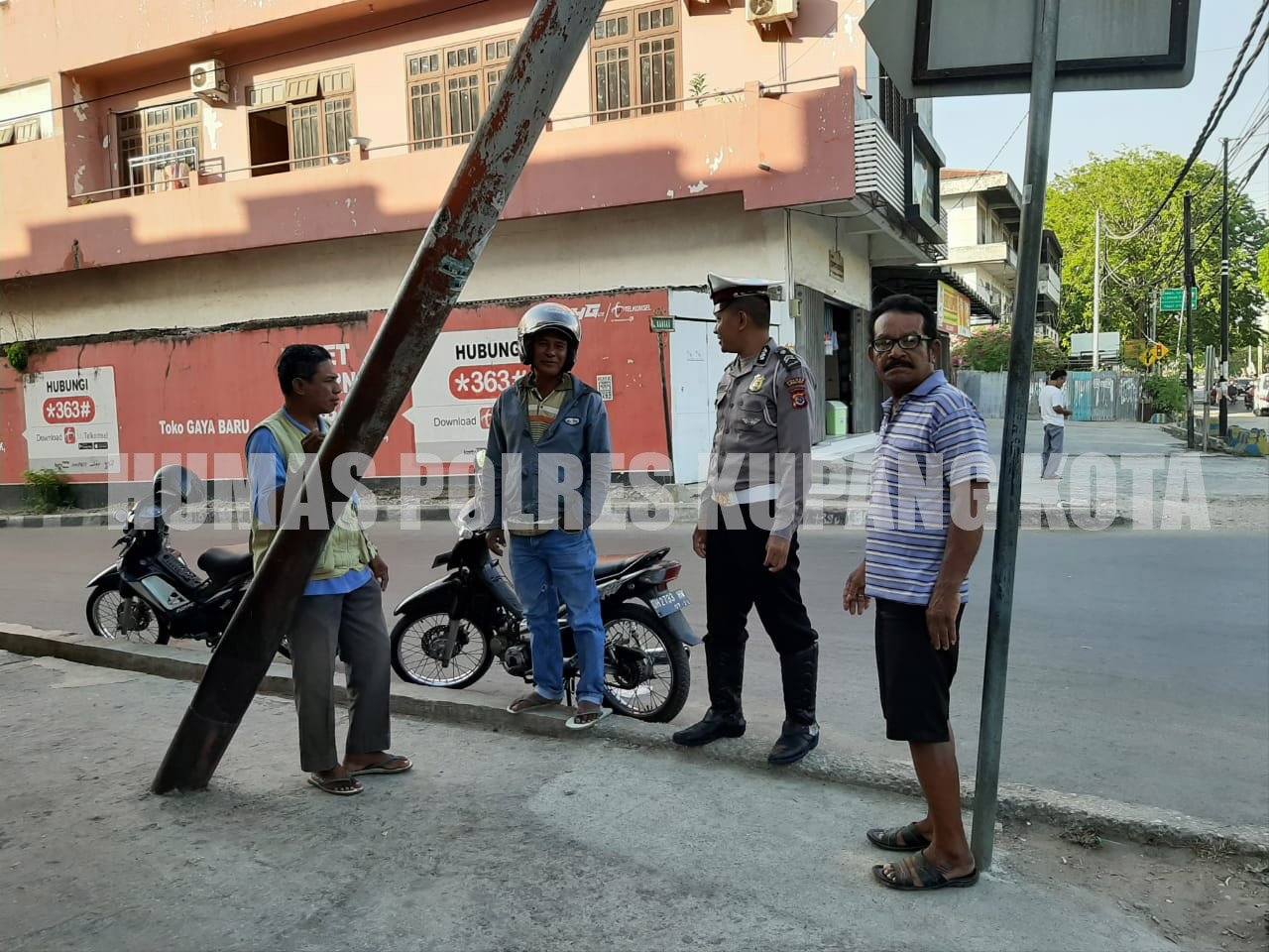 Unit Dikyasa Satlantas Polres Kupang Kota Imbau Ojek Tak Parkir di Bahu Jalan.