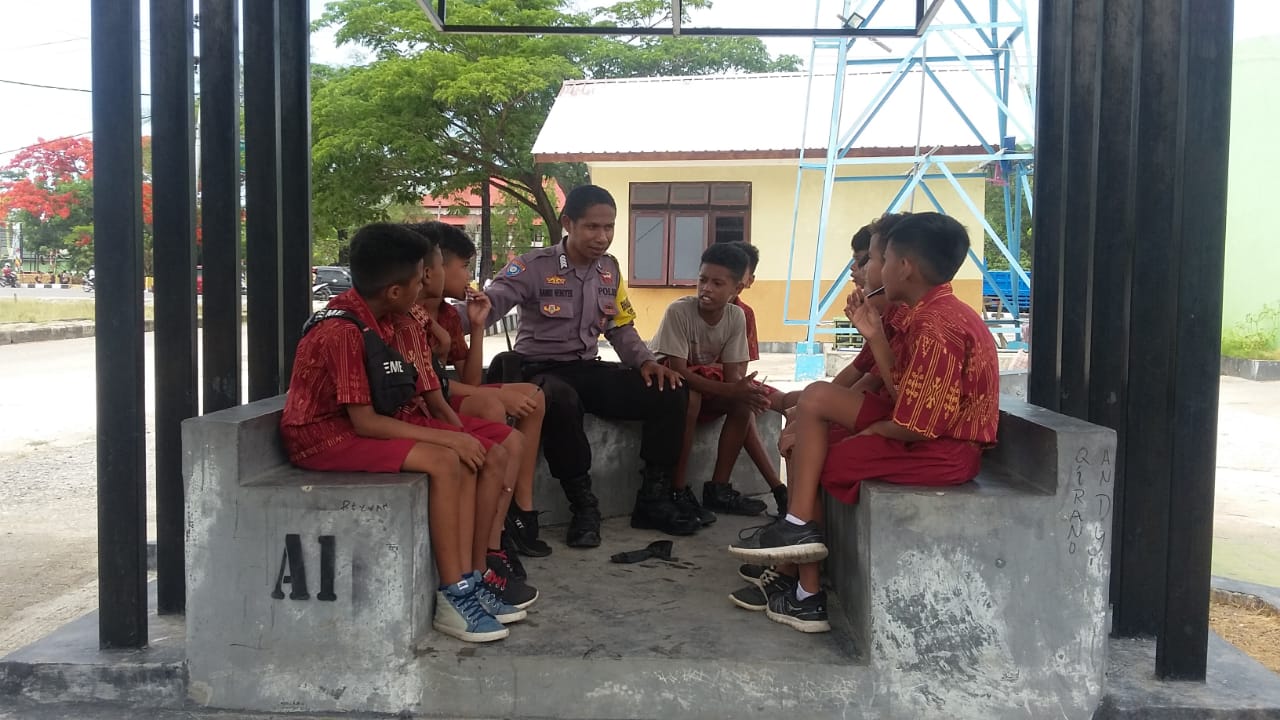Antisipasi Bahaya Petasan, Bhabinkamtibmas Kelurahan Oebufu Himbau Pelajar