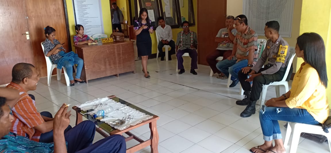 Jalin Kerja Sama Dengan Pihak Kelurahan, Bhabinkamtibmas Kelurahan Oesapa Kunjungi Kantor Lurah Oesapa