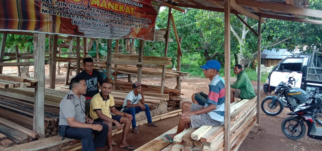 Bhabinkamtibmas Kelurahan Bello Sambang Warga Demi Menjalin Suasana Yang Harmonis