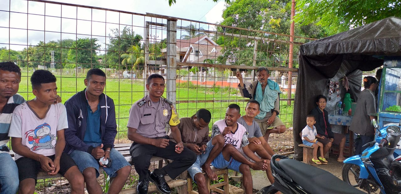 Sambangi Pangkalan Ojek, Bhabinkamtibmas Kelurahan Penfui Beri Himbauan Kamtibmas