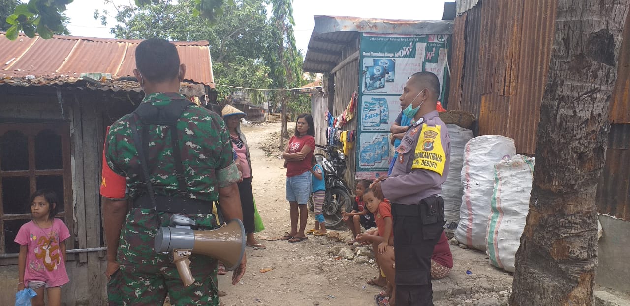 Cegah Penyebaran Virus Corona | Bhabinkamtibmas Bersama Babinsa Kelurahan Oebobo Berikan Himbauan Kepada Warga Binaan